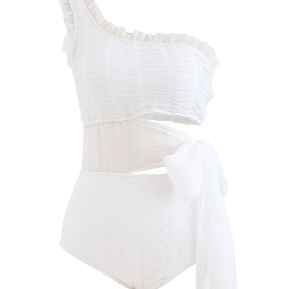 **Adorable One-shoulder Cutout Chicwish Swimsuit**